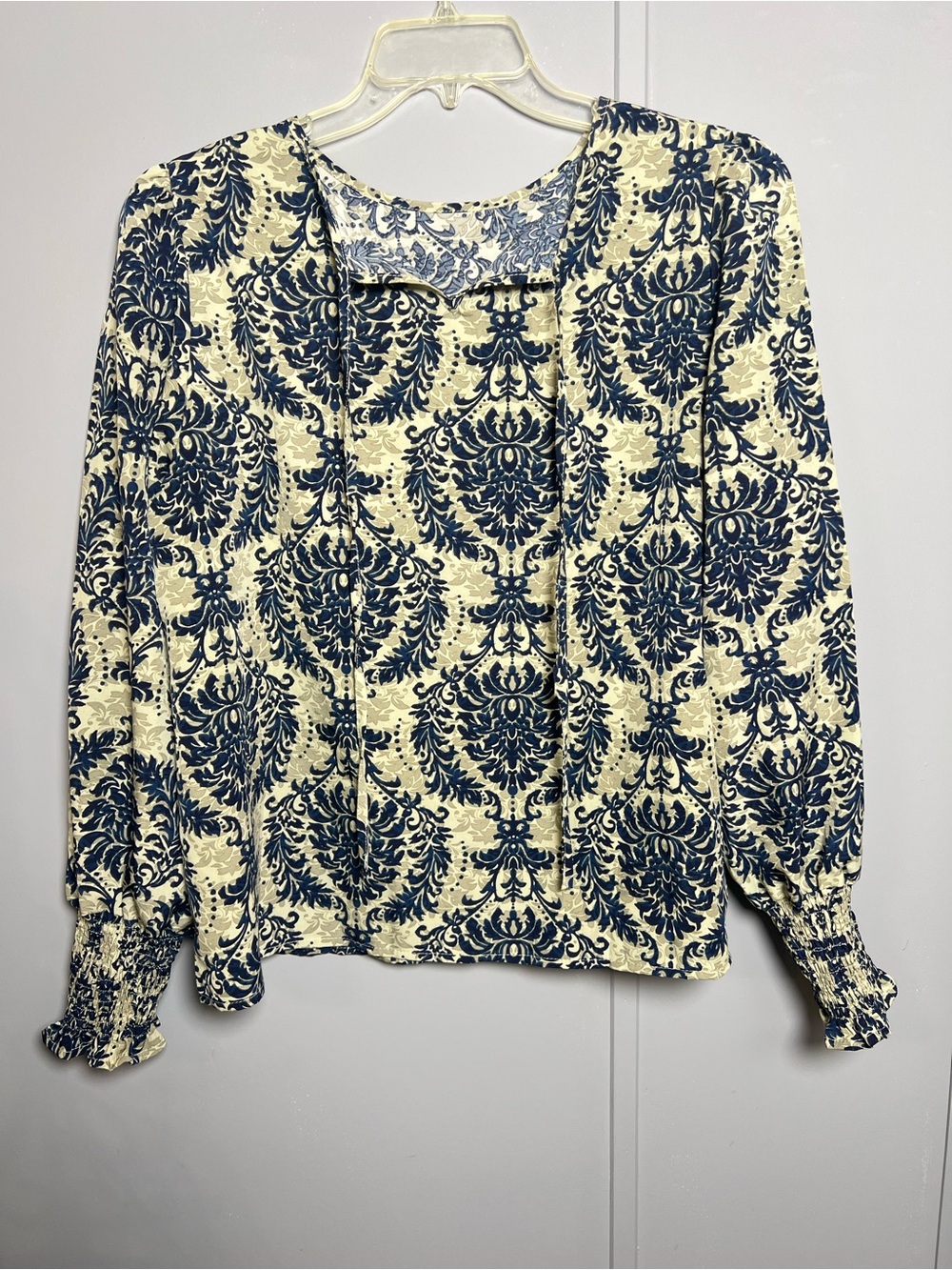 Navy Damask Print Peasant Blouse Smocked Cuffs Women's Sz L Workwear Unbranded